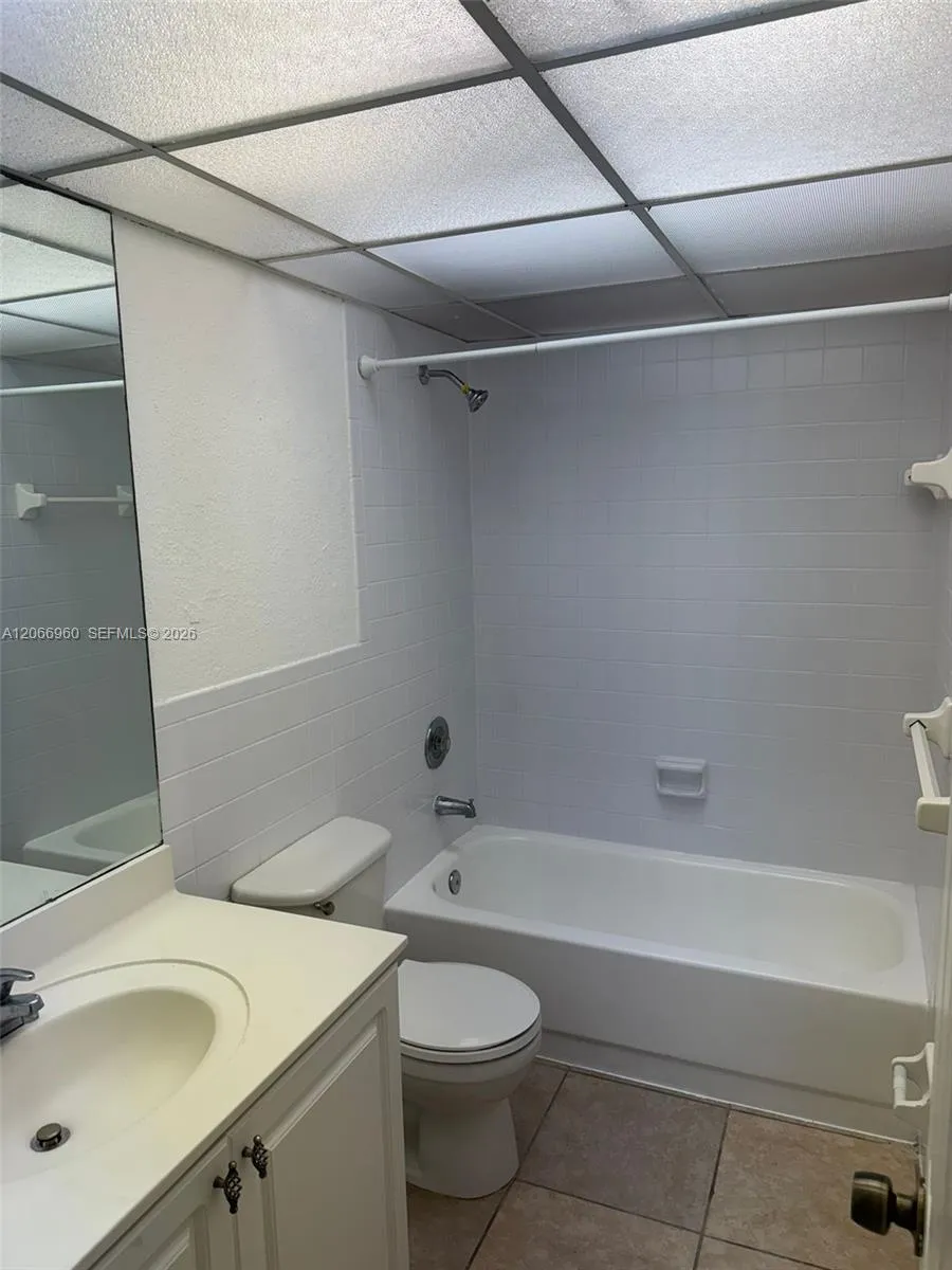 6970 NW 186th St #3-212 Hialeah, FL 33015