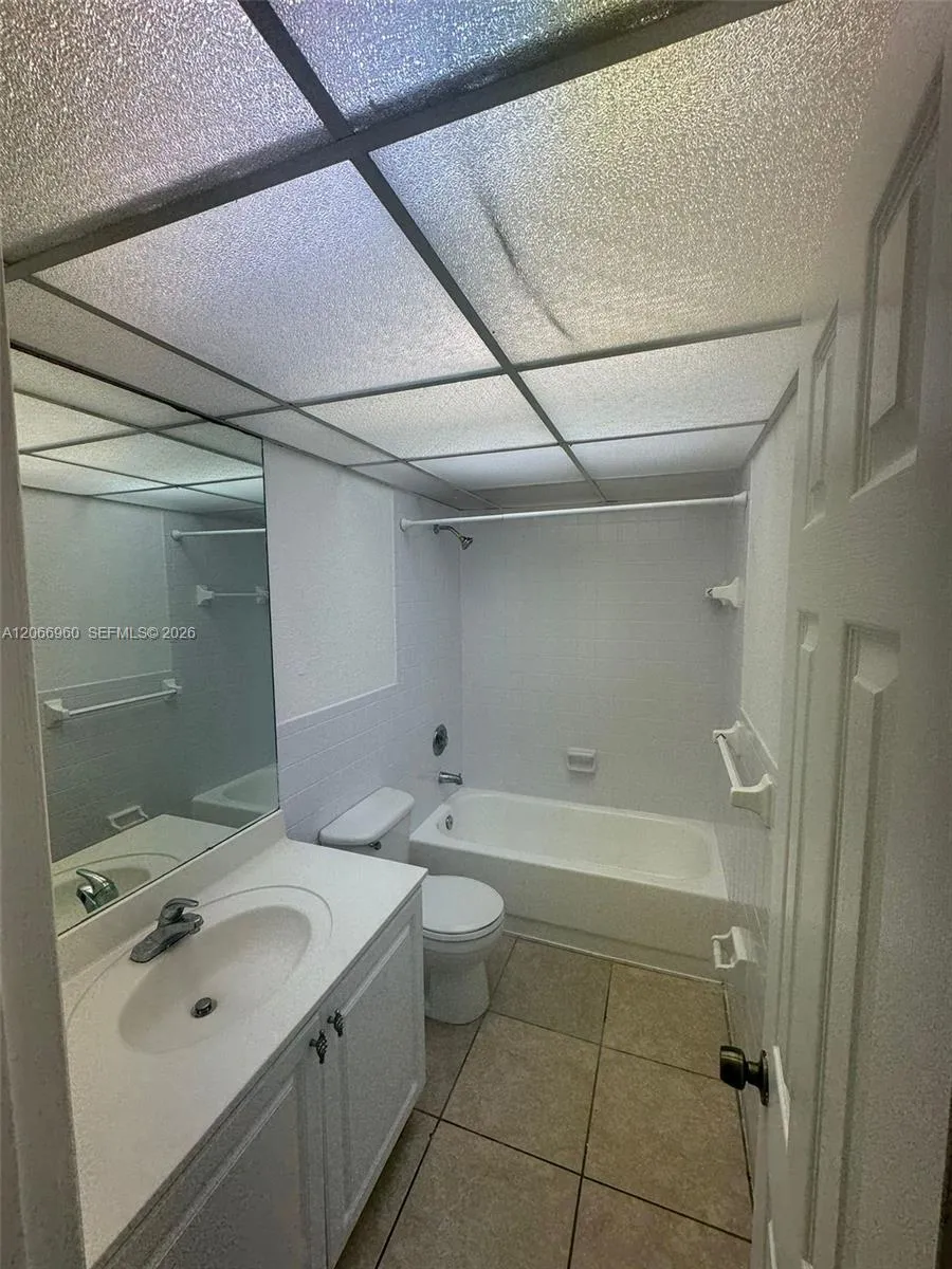 6970 NW 186th St #3-212 Hialeah, FL 33015