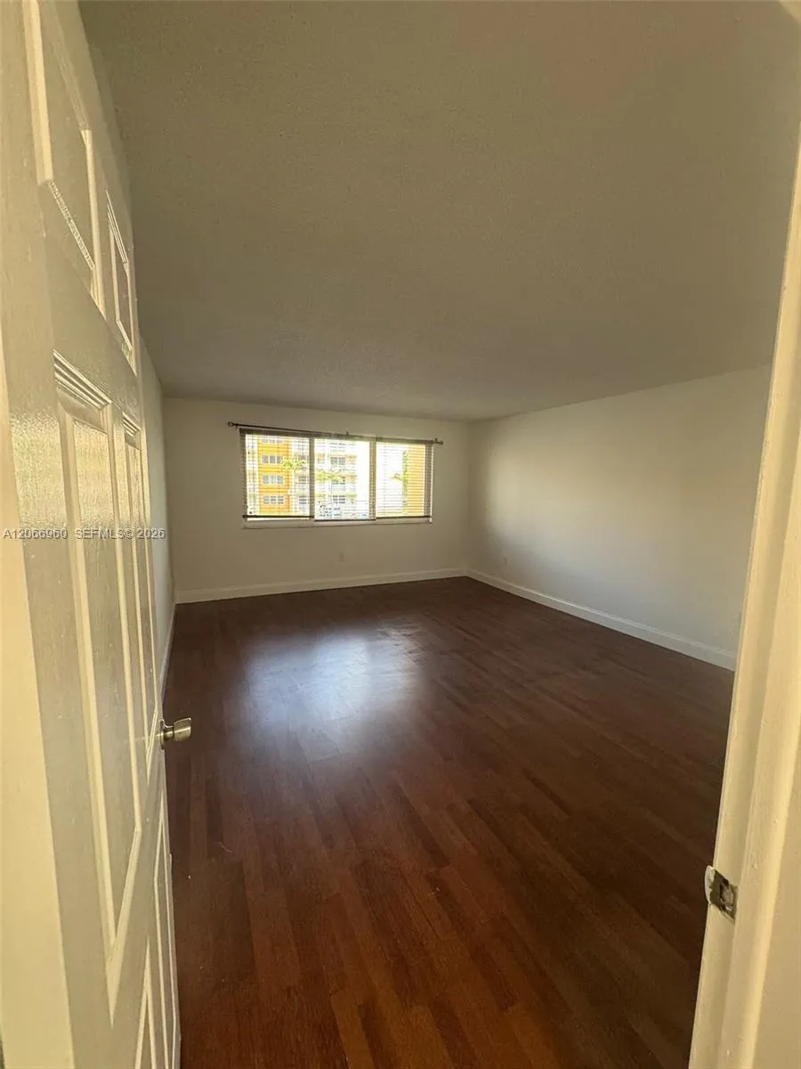 6970 NW 186th St #3-212 Hialeah, FL 33015
