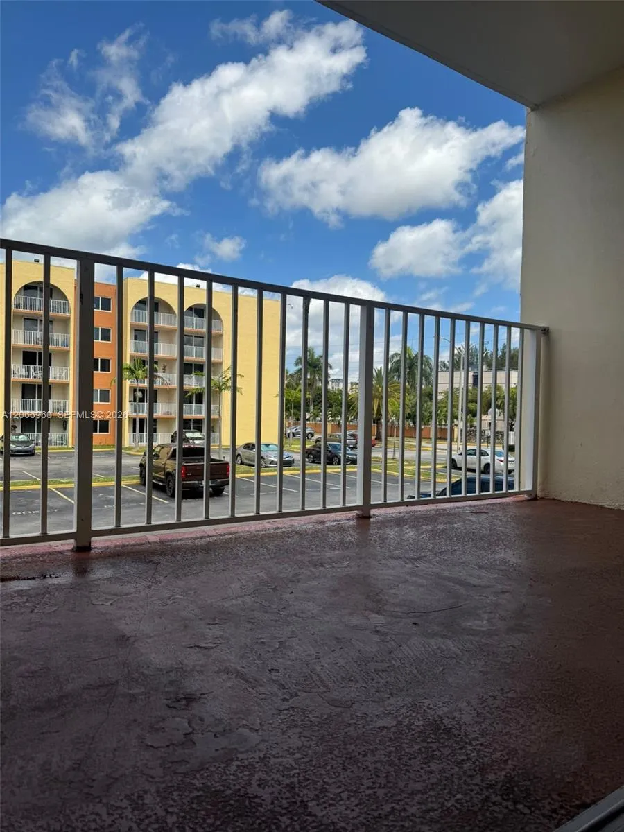 6970 NW 186th St #3-212 Hialeah, FL 33015