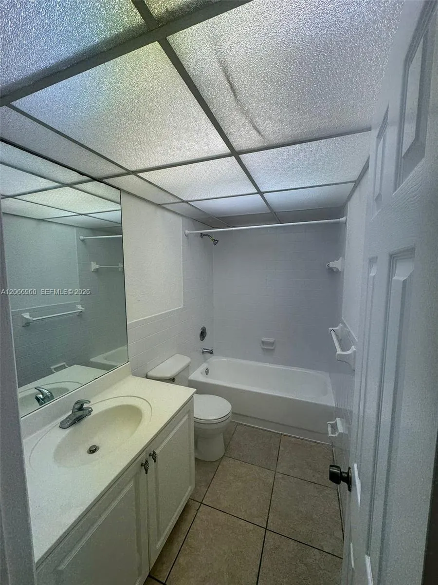 6970 NW 186th St #3-212 Hialeah, FL 33015