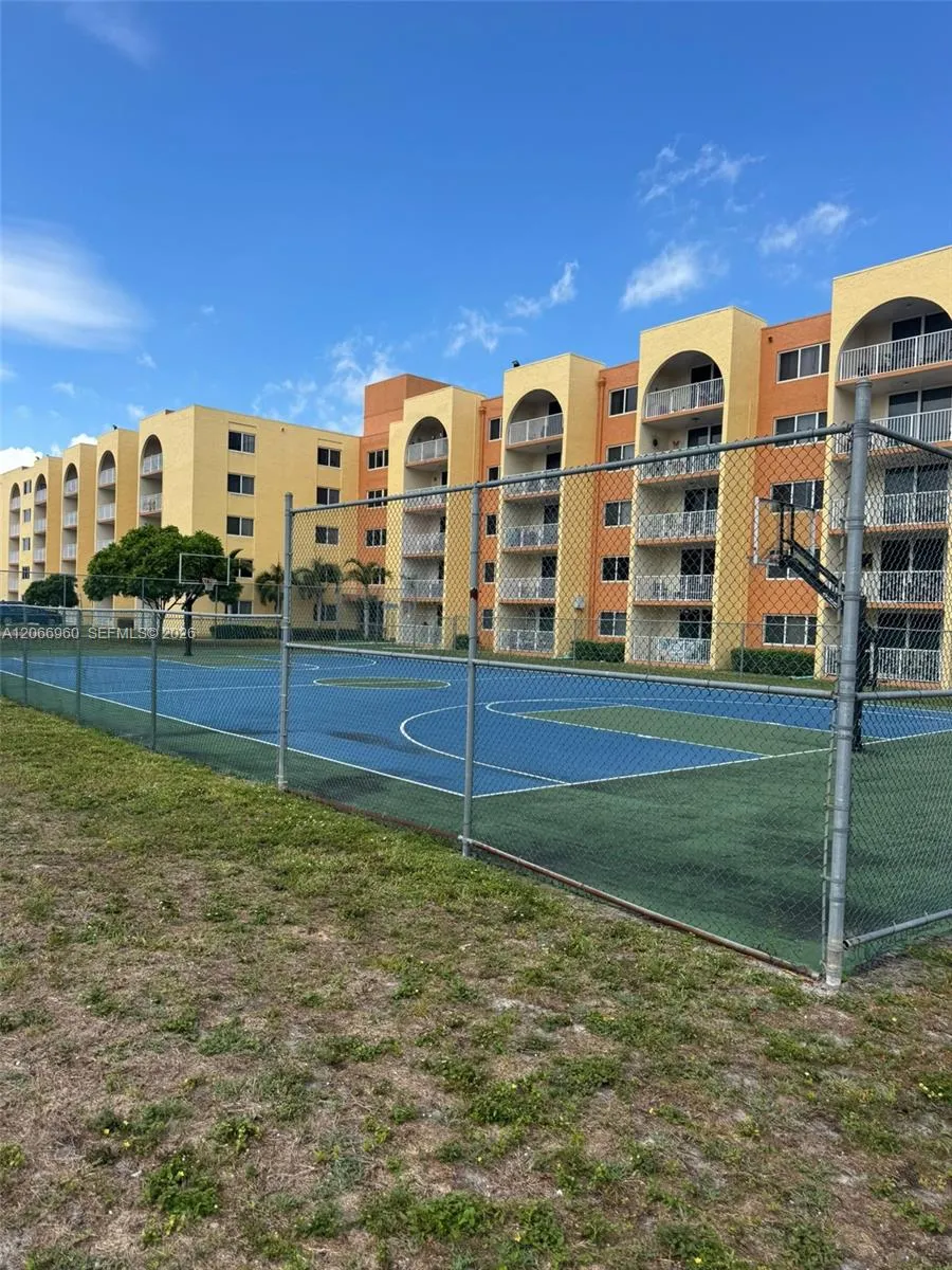 6970 NW 186th St #3-212 Hialeah, FL 33015