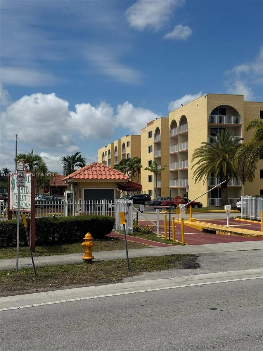 6970 NW 186th St #3-212 Hialeah, FL 33015