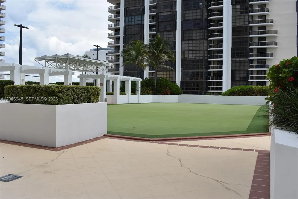 6365 Collins Ave #3804 Miami Beach, FL 33141