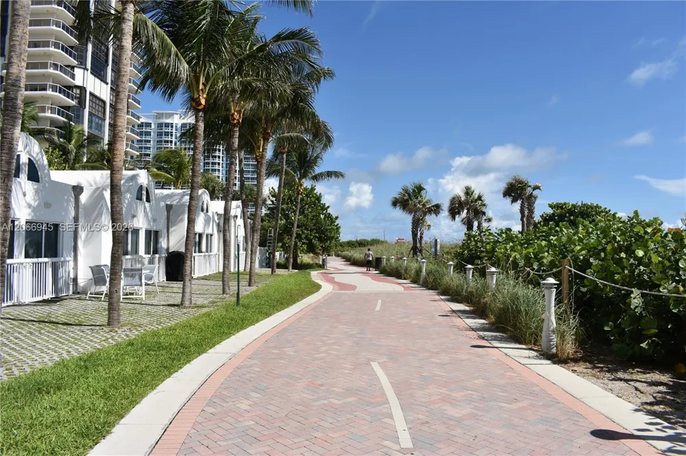 6365 Collins Ave #3804 Miami Beach, FL 33141