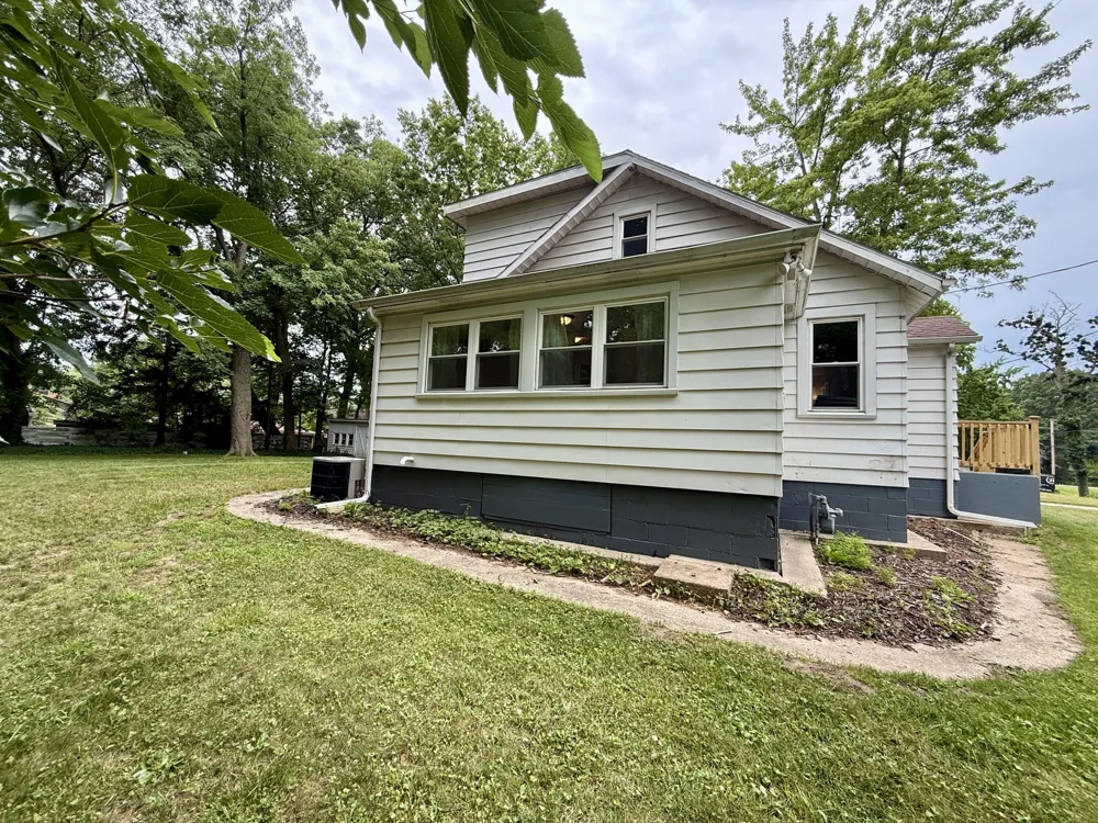 2846 Oak Street Stevensville Village, MI 49127