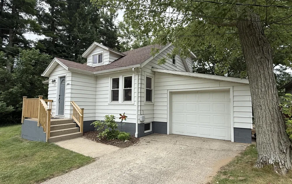 2846 Oak Street Stevensville Village, MI 49127