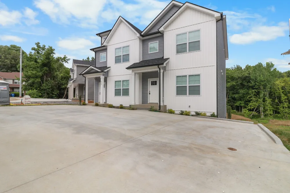 409 Cook Dr #B Clarksville, TN 37042