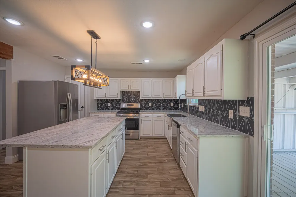 611 S Dallas Street Palmer, TX 75152