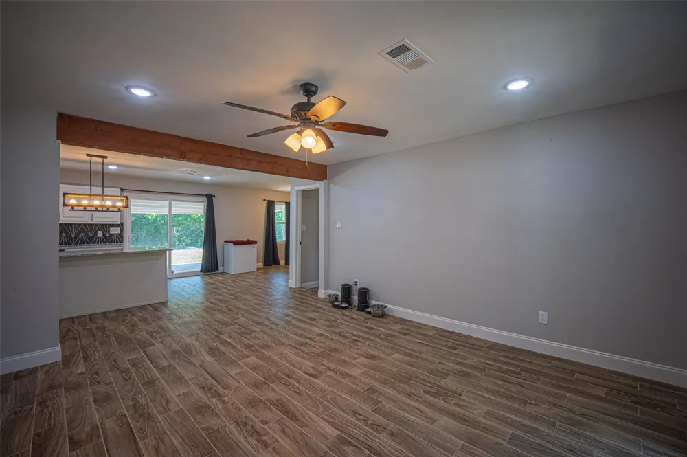 611 S Dallas Street Palmer, TX 75152