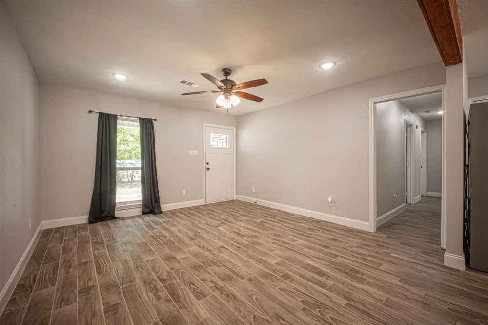 611 S Dallas Street Palmer, TX 75152