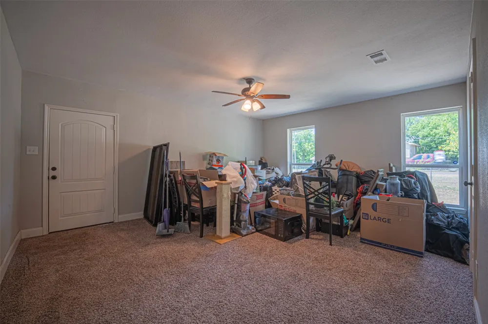 611 S Dallas Street Palmer, TX 75152
