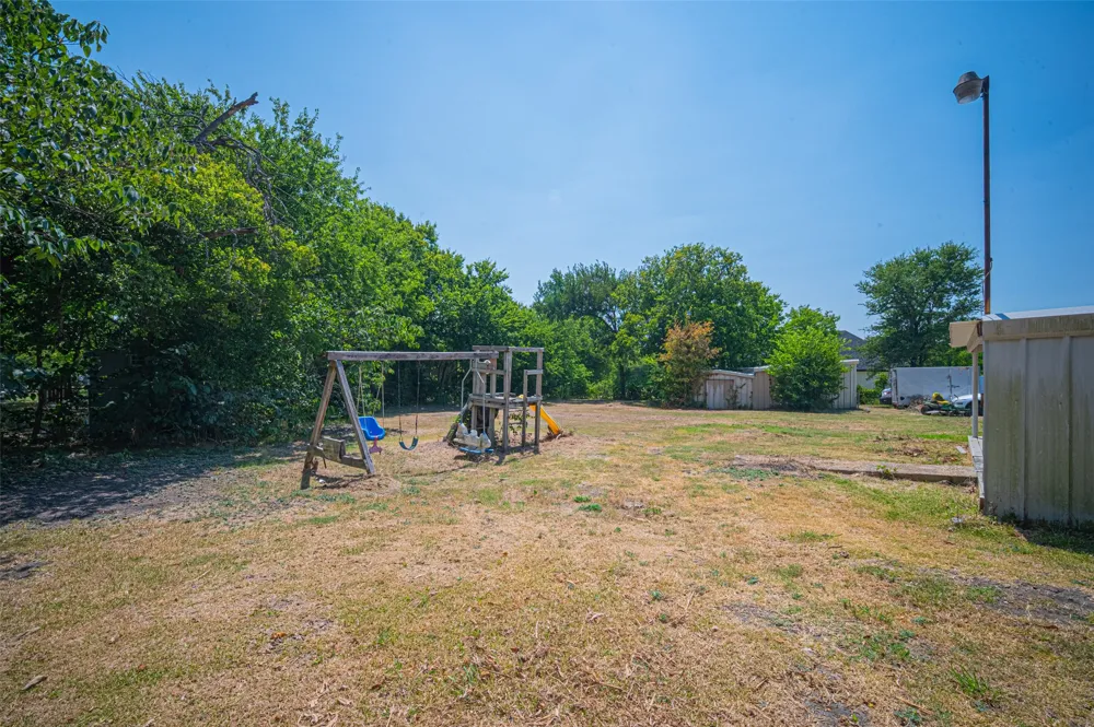611 S Dallas Street Palmer, TX 75152