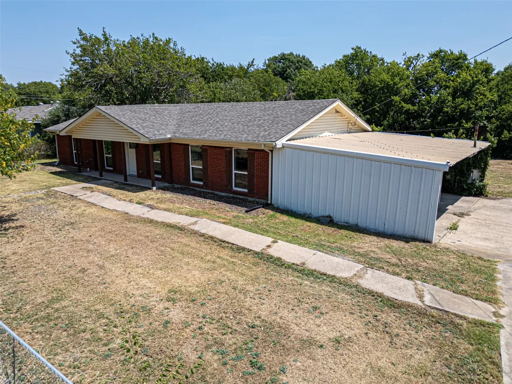 611 S Dallas Street Palmer, TX 75152