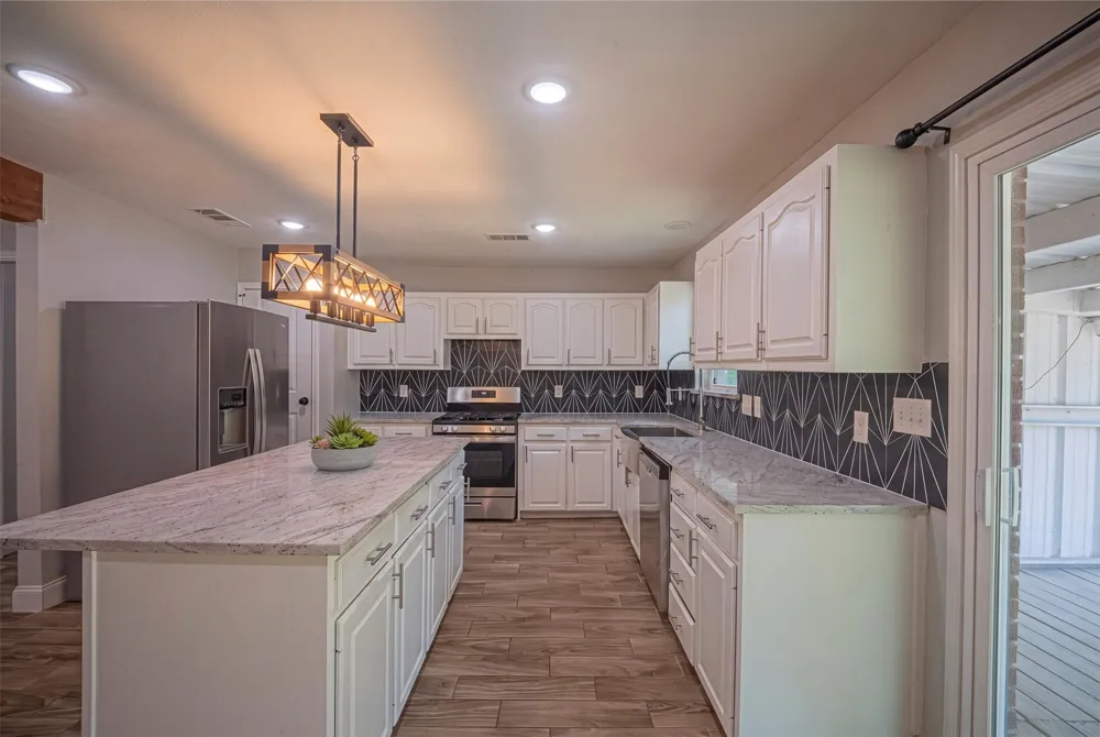 611 S Dallas Street Palmer, TX 75152