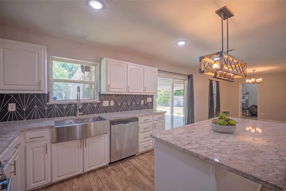 611 S Dallas Street Palmer, TX 75152
