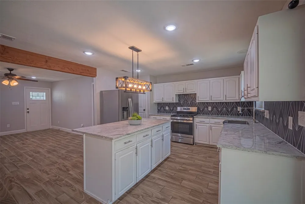 611 S Dallas Street Palmer, TX 75152