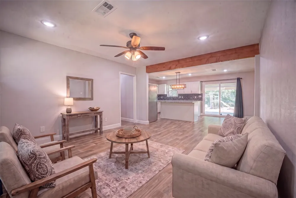 611 S Dallas Street Palmer, TX 75152