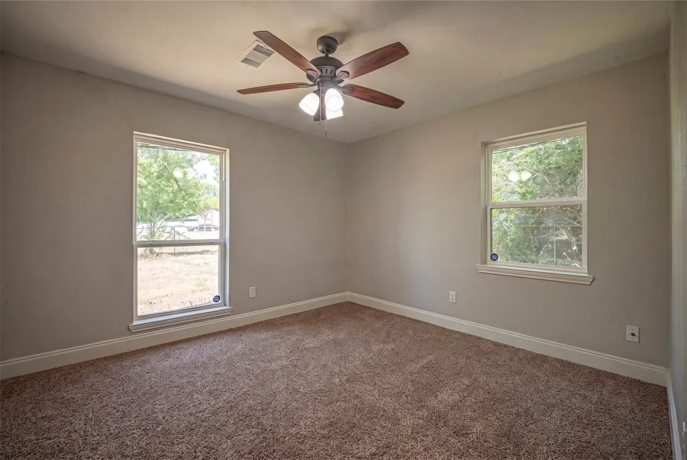 611 S Dallas Street Palmer, TX 75152