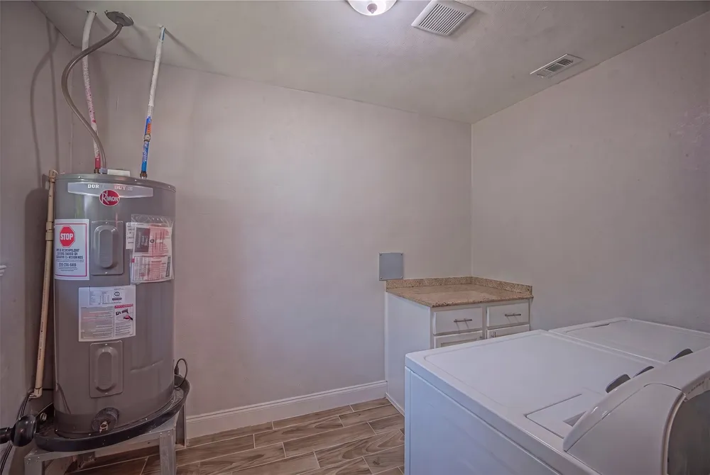 611 S Dallas Street Palmer, TX 75152