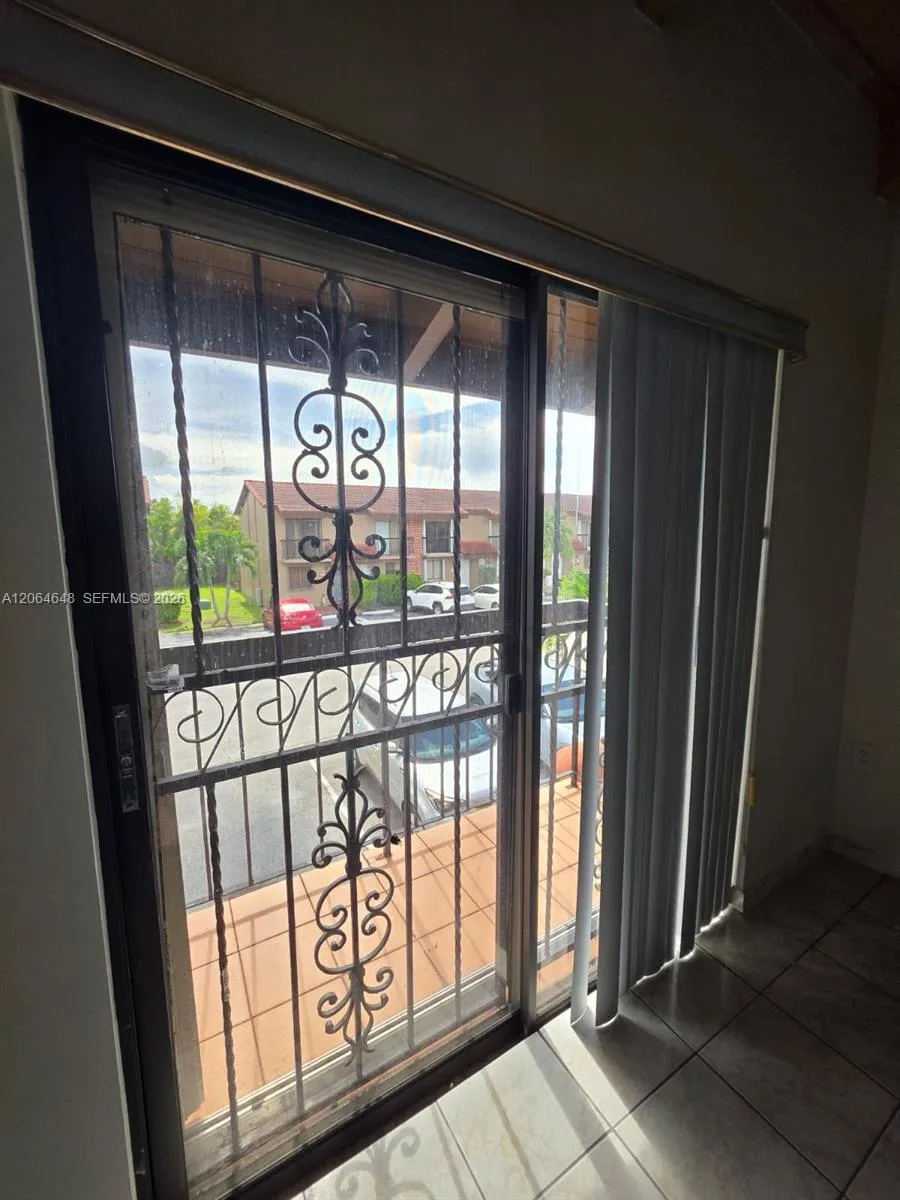 1823 SW 107th Ave #1602 Miami, FL 33165