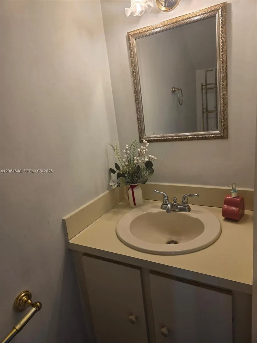 1823 SW 107th Ave #1602 Miami, FL 33165