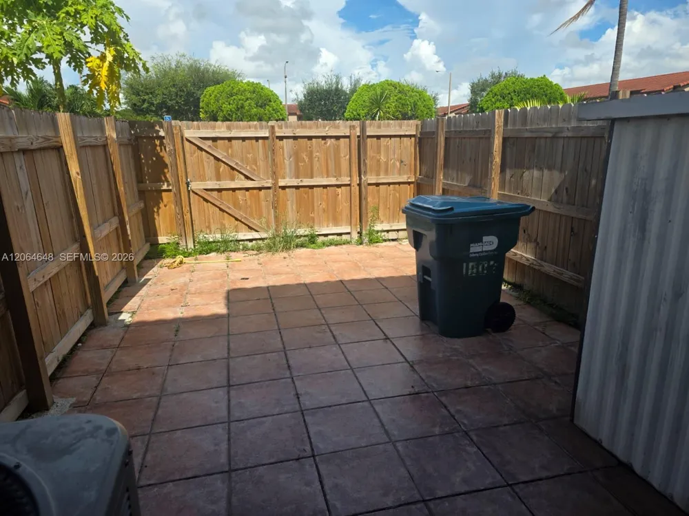 1823 SW 107th Ave #1602 Miami, FL 33165