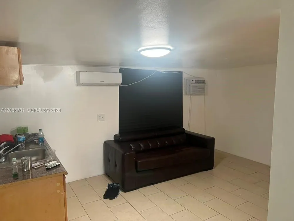 6841 Atlanta St Hollywood, FL 33024