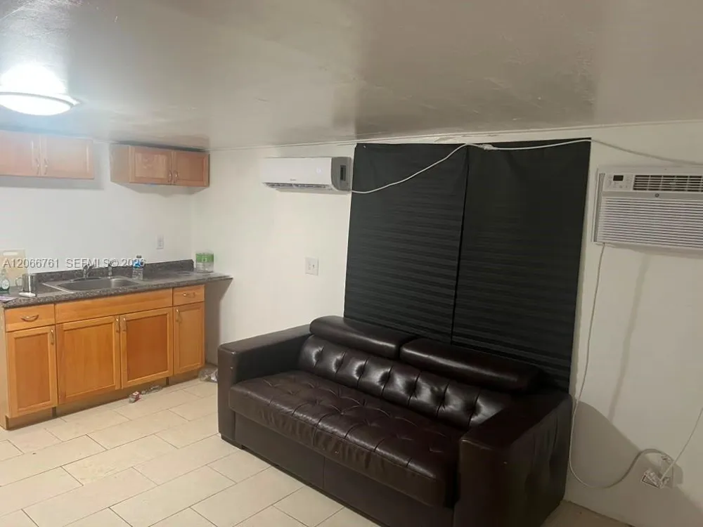 6841 Atlanta St Hollywood, FL 33024
