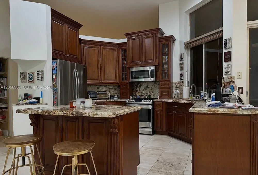 966 SPOONBILL CIR Weston, FL 33326