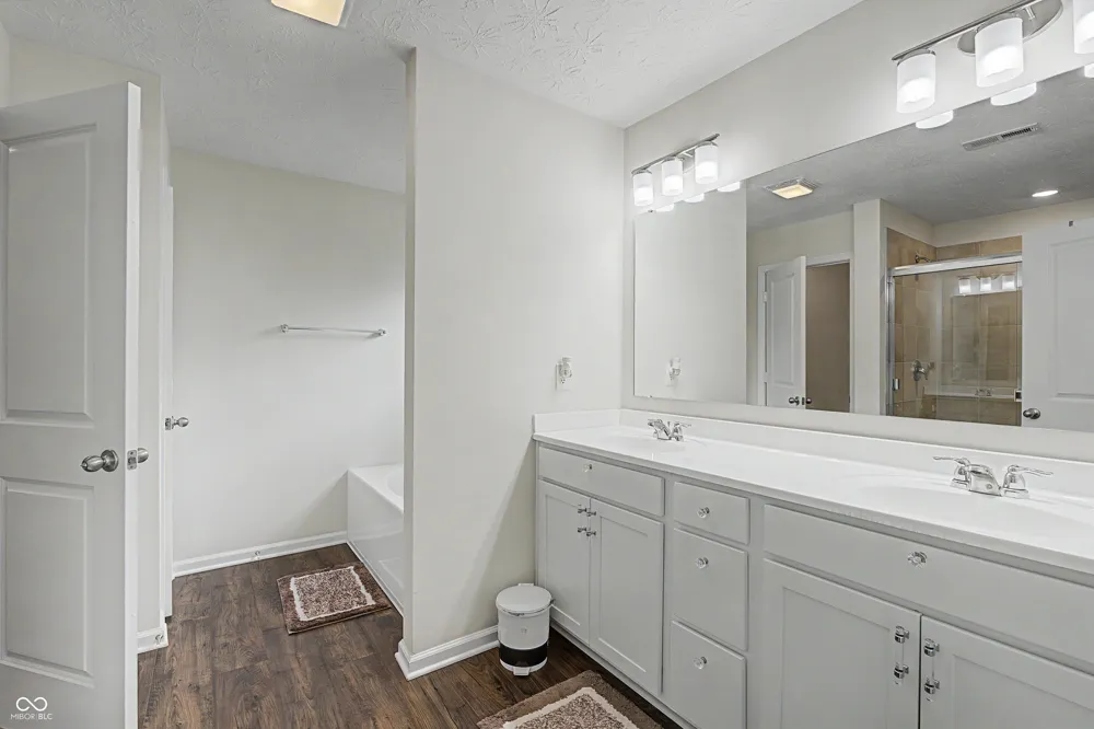 7696 Rolling Green Drive Plainfield, IN 46168