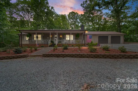 2115 Acorn Lane