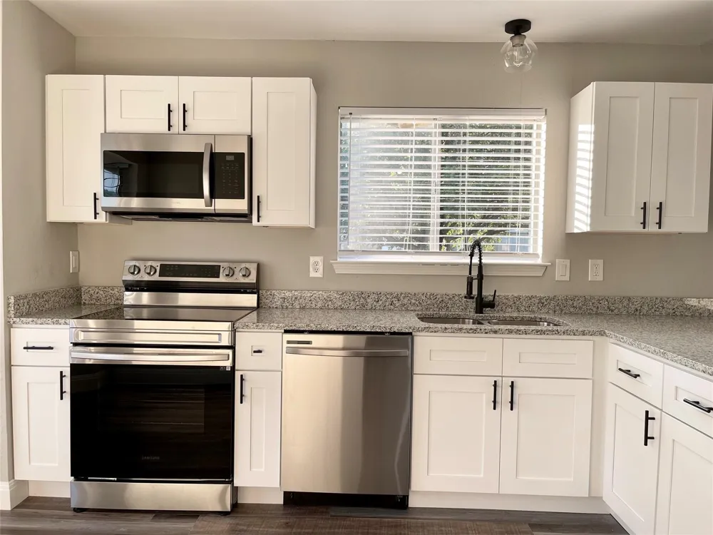 3917 Queens Court Garland, TX 75043