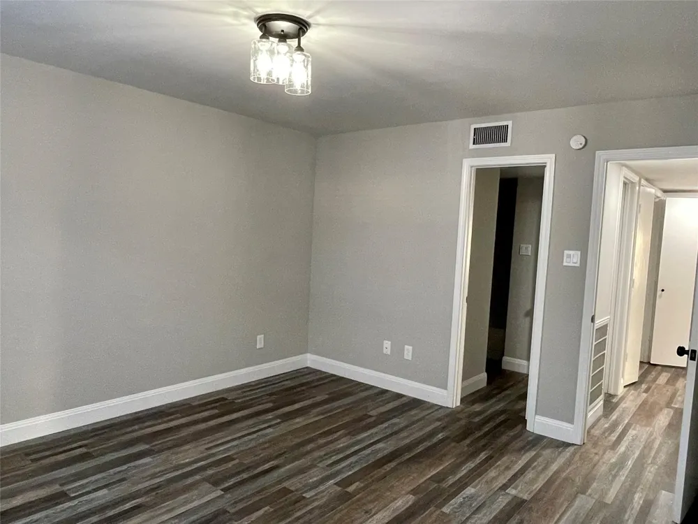 3917 Queens Court Garland, TX 75043