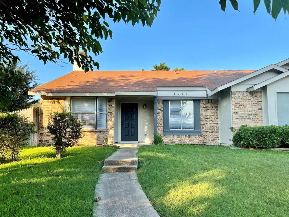 3917 Queens Court Garland, TX 75043