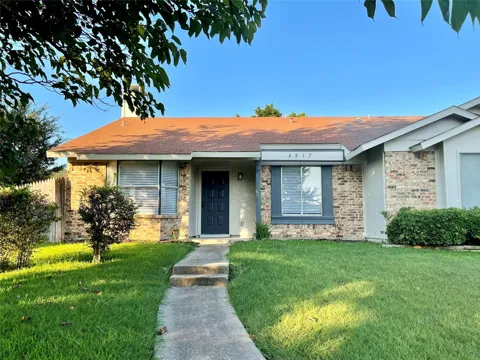 3917 Queens Court