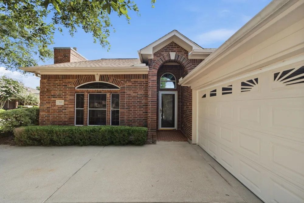 515 Pine Ridge Court Friendswood, TX 77546
