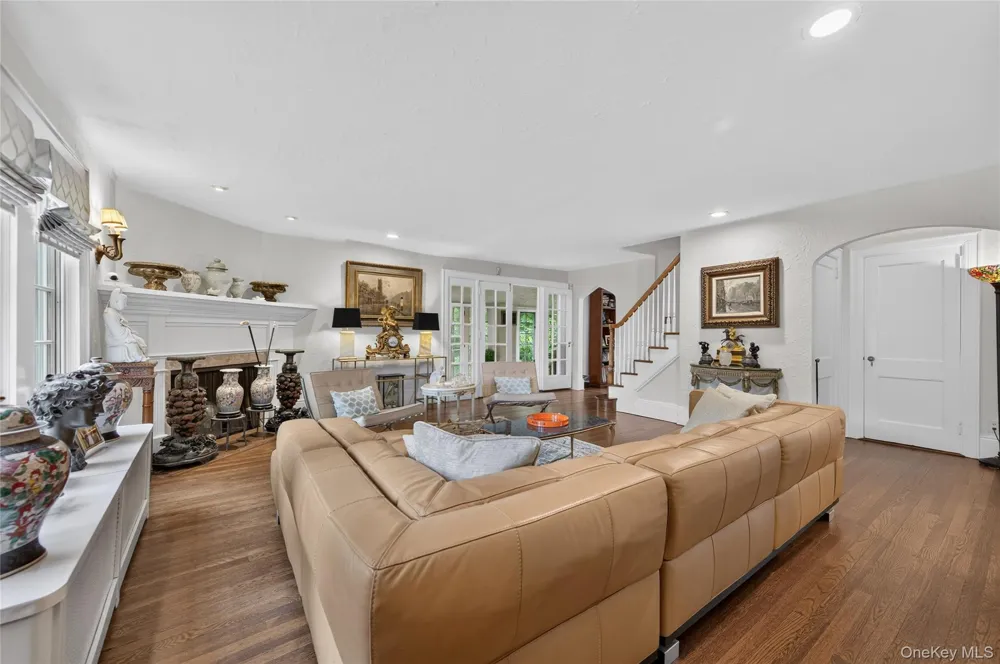 45 Cedar Drive Great Neck, NY 11021