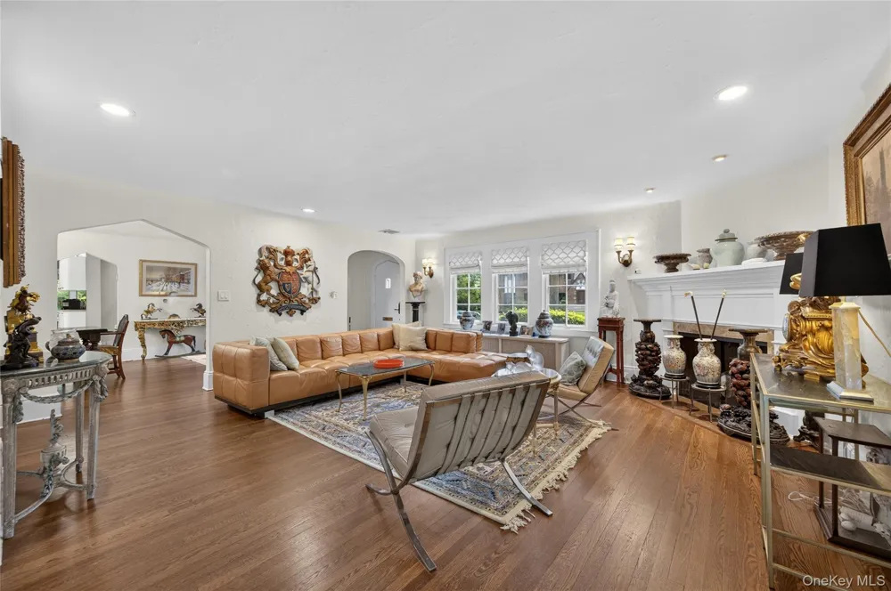 45 Cedar Drive Great Neck, NY 11021