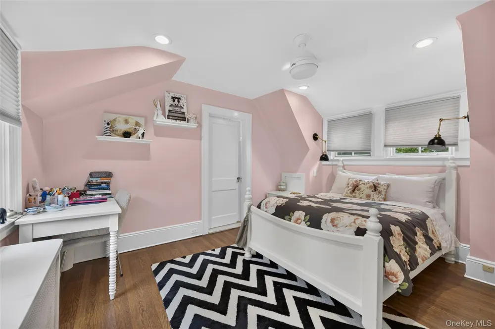 45 Cedar Drive Great Neck, NY 11021