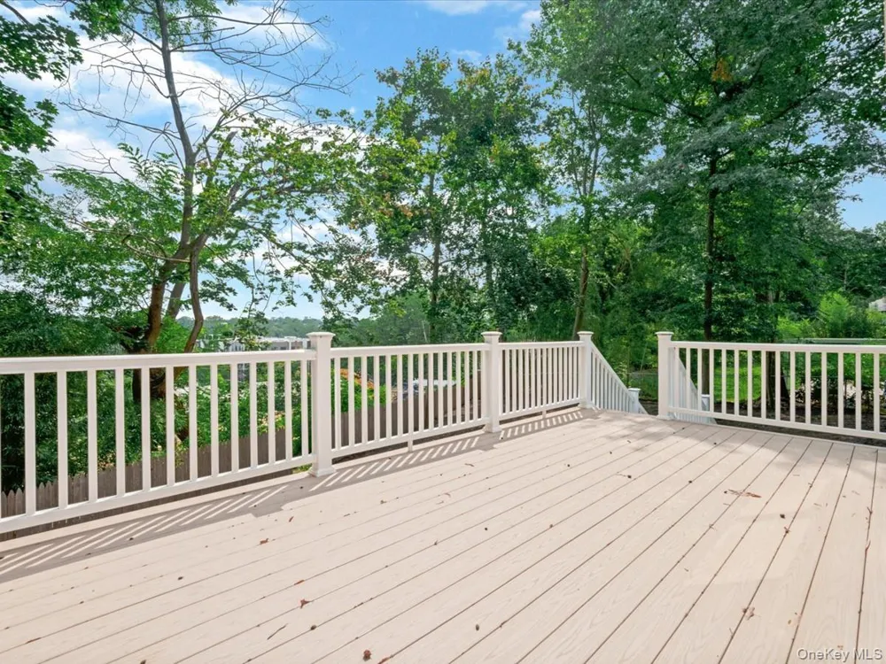 10 W Terrace Road Great Neck, NY 11021