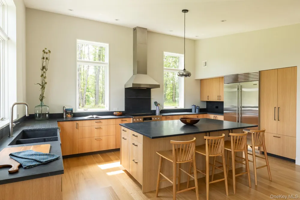 195 Mohonk Road High Falls, NY 12440
