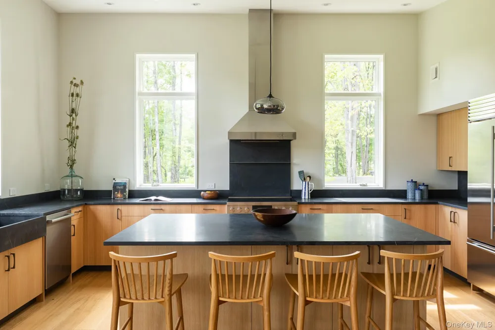 195 Mohonk Road High Falls, NY 12440