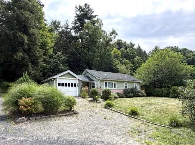 2946 State Route 32 Kingston, NY 12401