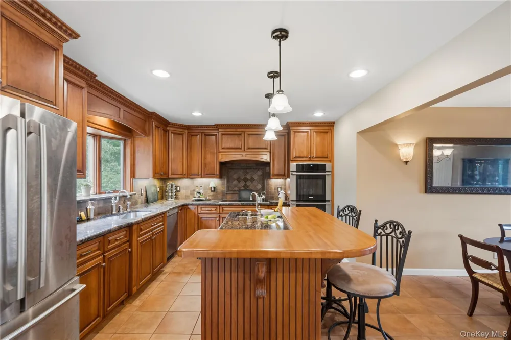 31 Eastwood Drive North Babylon, NY 11703