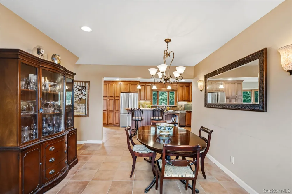 31 Eastwood Drive North Babylon, NY 11703