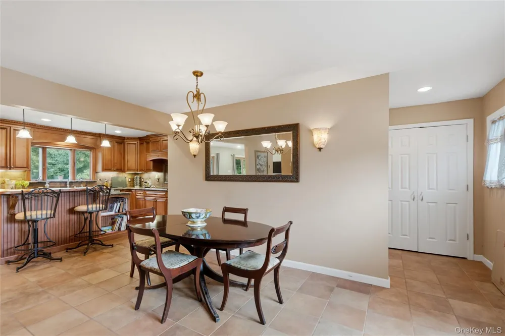 31 Eastwood Drive North Babylon, NY 11703