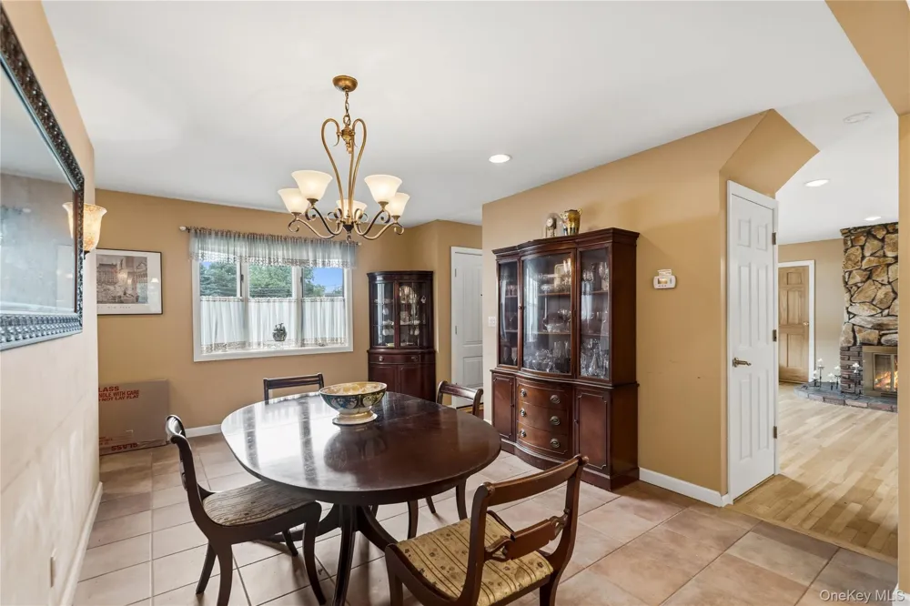 31 Eastwood Drive North Babylon, NY 11703