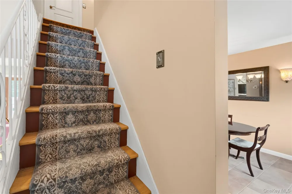 31 Eastwood Drive North Babylon, NY 11703