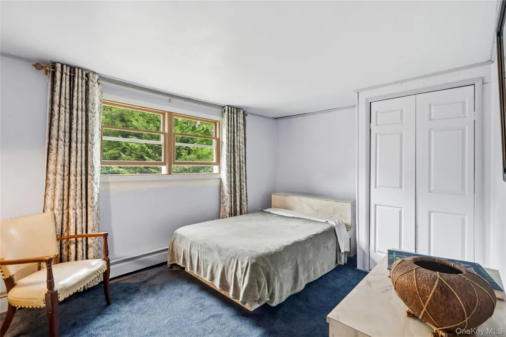31 Eastwood Drive North Babylon, NY 11703